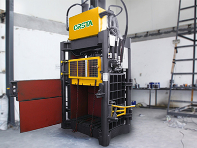 Prensa compactadora vertical